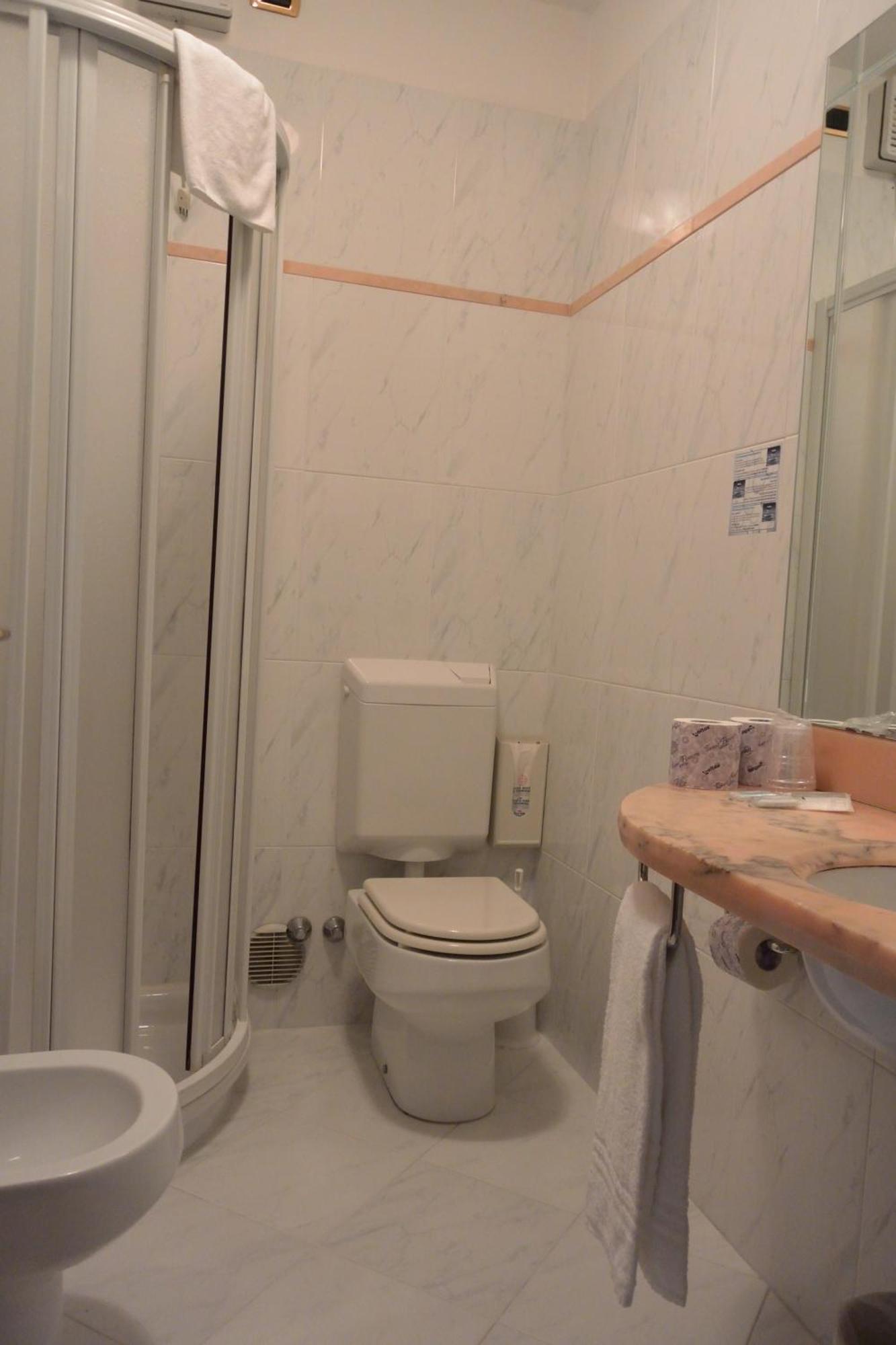 Hotel Alisei Lignano Sabbiadoro Habitación foto