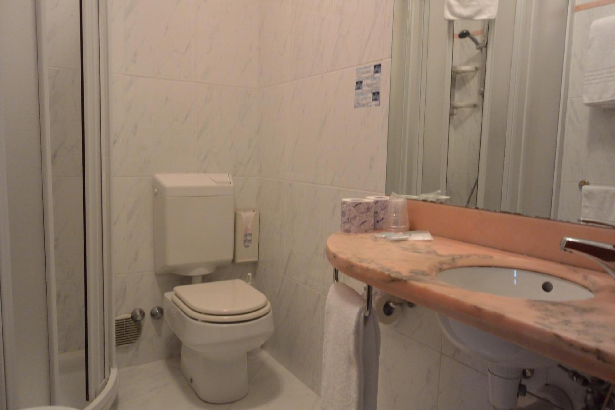 Hotel Alisei Lignano Sabbiadoro Habitación foto