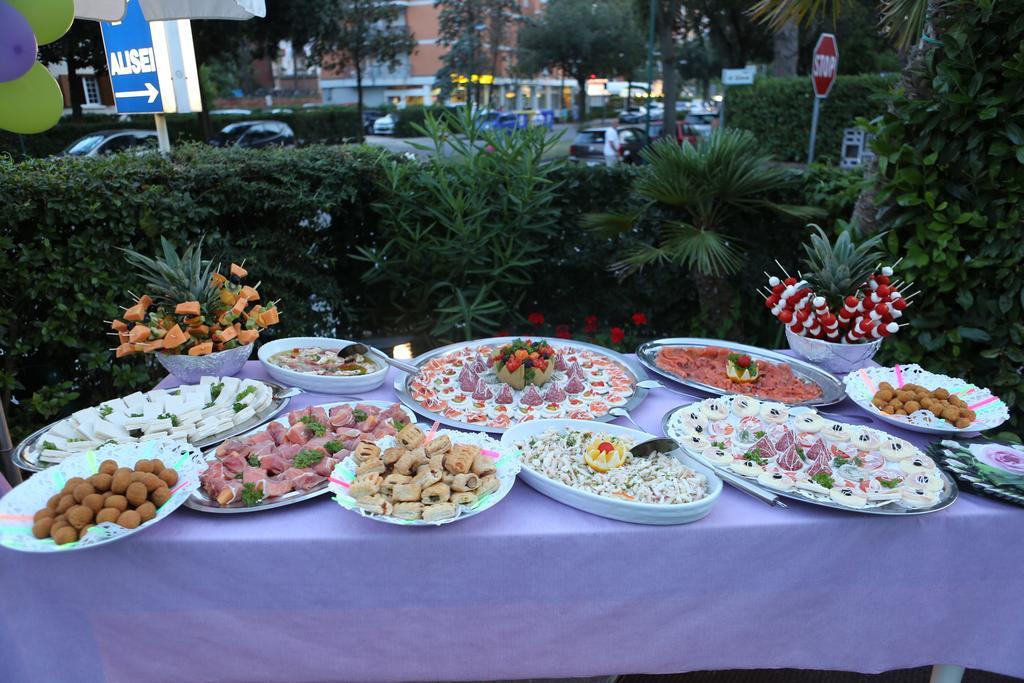 Hotel Alisei Lignano Sabbiadoro Exterior foto